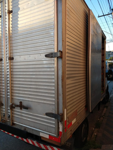 Imagem 7 de 9 de Iveco Daily 35s14hd Cs 2014