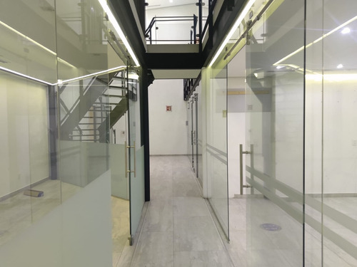 Imagen 12 de 14 de Bodega Con Anden Y Excelentes Oficinas, 2274m2
