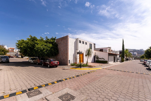 Oportunidad Única De Casa En El Corazón De Pedregal De Vista Hermosa, Querétaro