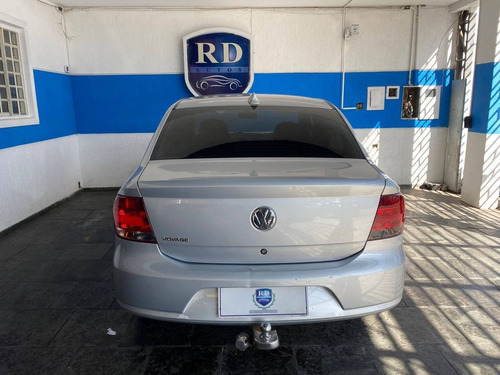 Imagem 7 de 15 de Volkswagen Voyage 1.0 Mi 8v Flex 4p Manual 2012 Prata