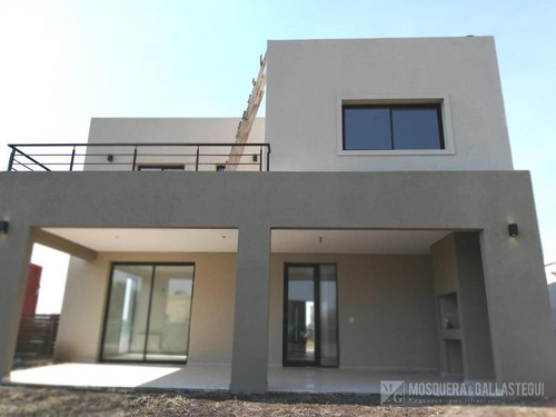 Imagen 13 de 30 de Muy Linda Casa Moderna En San Eduardo - Pilar Del Este