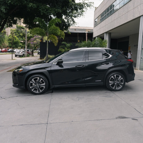 Lexus UX 250H 2.0 VVT-I HYBRID LUXURY CVT