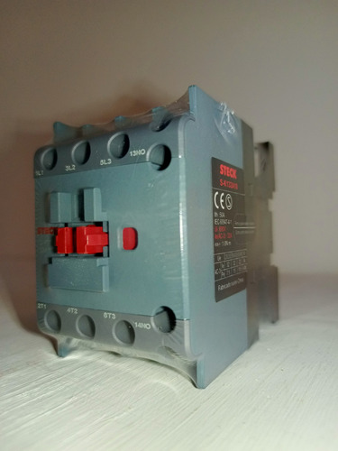 Contactor Tripolar 32a. Ac3, Bobina 220 Vac 1na (50a Ac1).