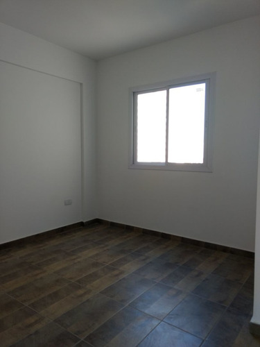 Imagen 6 de 14 de Vendo Departamento 2 Amb Muy Amplio Frente C/renta