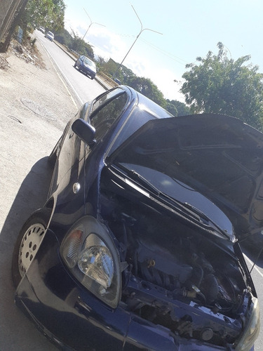 Goma De Capot Toyota Yaris
