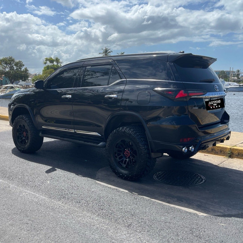 Imagen 5 de 14 de Toyota Fortuner Trd
