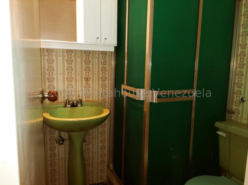 Apartamento En Venta, Urb. Santa Paula