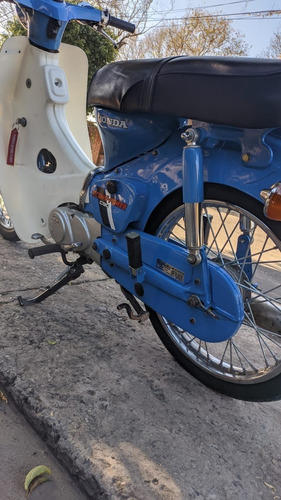 Imagen 3 de 13 de Honda C90
