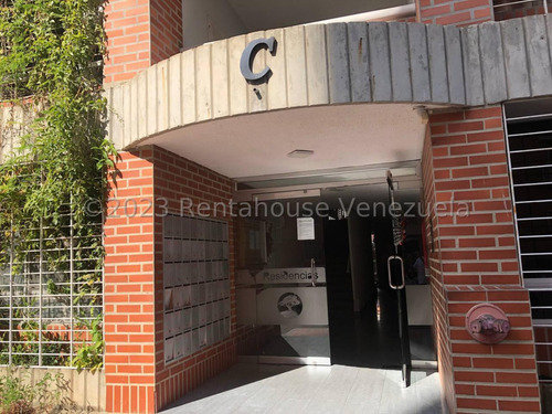 José Trivero Vende Hermoso, Moderno Y Cómodo Apartamento Con Hermosa Vista En Venta En Urbanismo Prestigioso De Barquisimeto