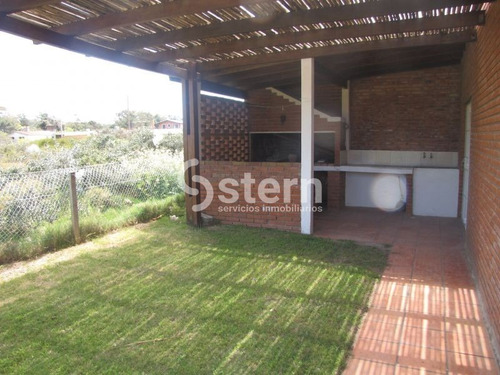 Venta Casa 2 Dormitorios, Balneario Buenos Aires, Punta Del Este- Ref: 881