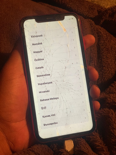 iPhone 11 Rojo, Para Arreglar O Para Piezas (Usado)