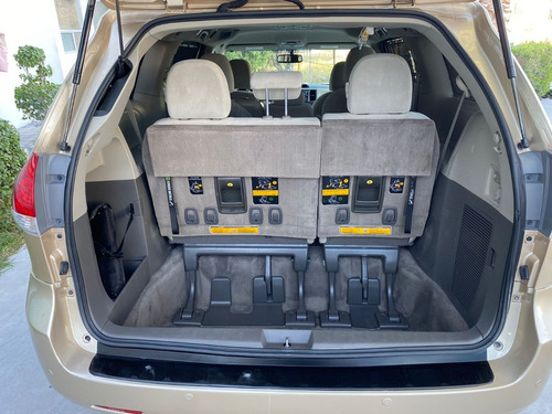 Imagen 8 de 15 de Toyota Sienna Xle Tela 2014 Arena