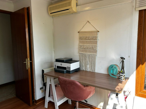Linda Casa En Barrio Tranquilo Y Seguro