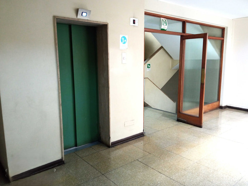 Remodelada, 379 M2. Miraflores Con Moneda (91420)