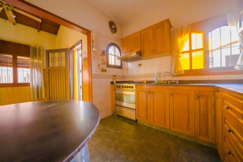 Imagen 12 de 30 de Oportunidad. Casa De 2 Plantas En Villa Tesei
