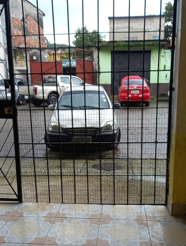 Casa Remodelada 2 Plantas, Listas Para Estrenar