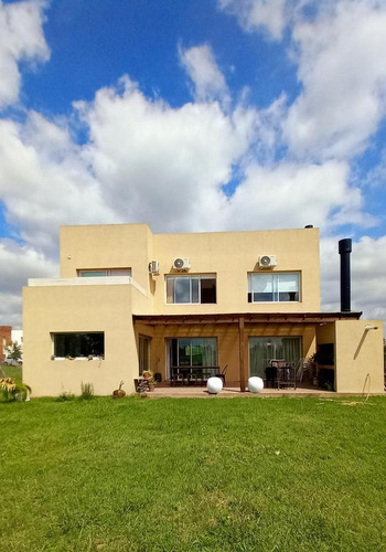 Imagen 11 de 19 de Increíble Casa En Haras Santa Maria El Trébol