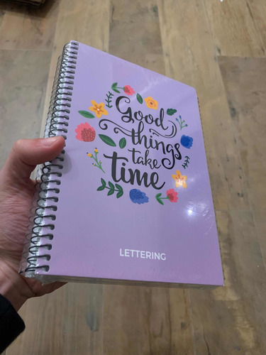 Pack X4 Cuadernos Espiral 70 Hojas Lettering Con Puntitos A5