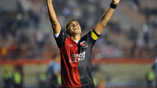 Camiseta Colón Santa Fe 2011 # 8 Utileria (Usado)