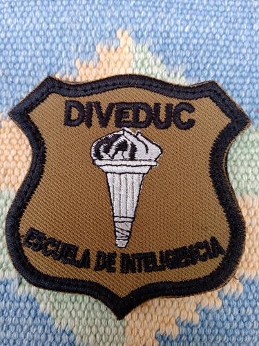 Escarapela,: Ejército De Chile. Escuela De Inteligencia.