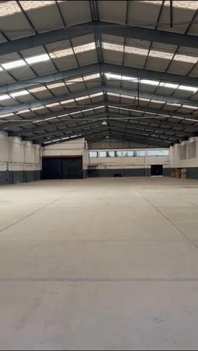Bodega En Renta De 2,000m2 En Tultitlan Estado De México. La Bodega Se Ubica A Unas Cuadras Del Circuito Exterior Mexiquense.