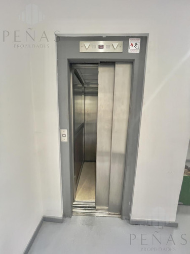Edificio Comercial En Alquiler En Micrcentro / San Telmo - 2400 M2 -impecable