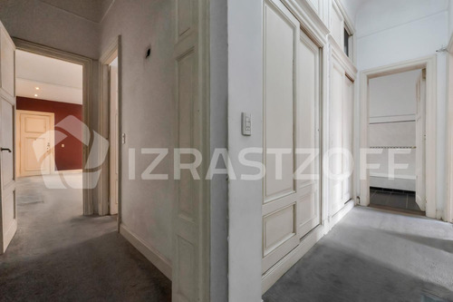 Departamento Francés En Venta En Recoleta. 4 Ambientes
