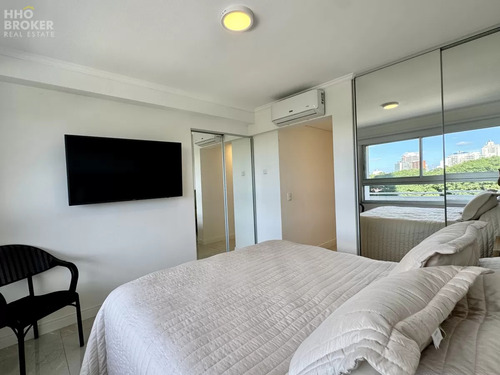 Departamento En Venta. Punta Del Este. Playa Mansa.