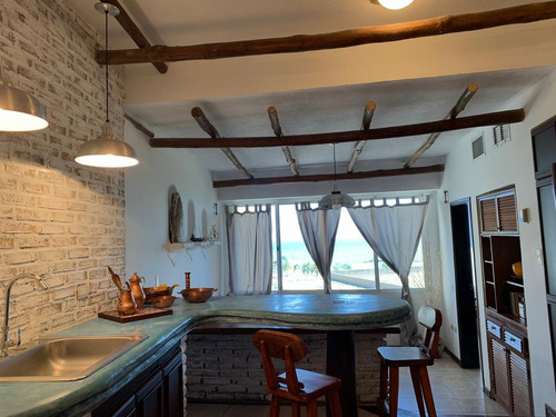 Bello Apartamento En Costa Azul Con Vista Al Mar