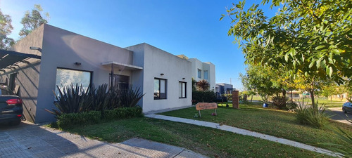 Casa En Venta En San Eduardo - Pilar Del Este 