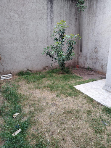 Venta Departamento 1 Dorm, Zona Centro, Con Patio. Oportunidad Inversion
