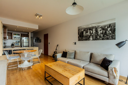 Venta Departamento 2 Ambientes Al Frente, Piso Alto, Balcón Y Cochera Cubierta En Nuñez
