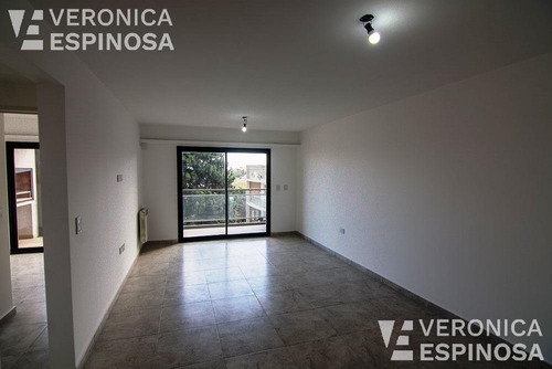 Departamento Dos Ambientes En Venta, Haedo.