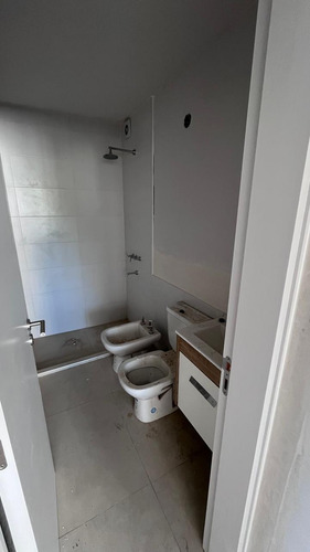 Venta Departamento Dos Dormitorios A Estrenar Cochera Complejo Cerrado