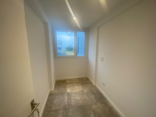 Casa En Venta, Chacras La Primavera Club, Carlos Keen, Lujan. Oportunidad / Apto Credito Hipotecario