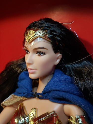 Barbie Mulher Maravilha Comic Con 2016 Gold Label - Lacrada