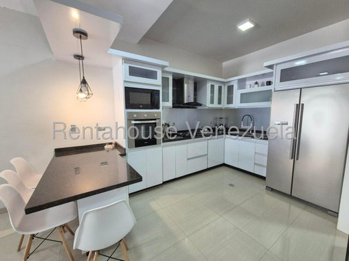 Marianny Gonzalez, Vende Townhouse En Urb Privado La Mata Cabudare