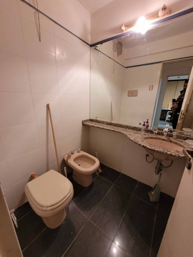 Imagen 12 de 15 de Piso De Oficina, 100m2, Seguridad, En Venta, Microcentro!