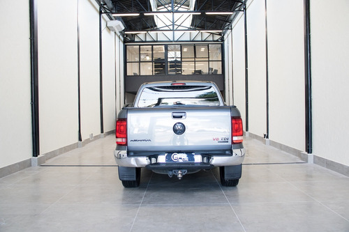 Imagem 8 de 20 de Volkswagen Amarok 2.0 Highline Extreme Cab. Dupla 4x4 4p