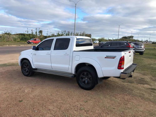 Toyota Hilux 3.0 Tdi Srv Cab Doble 4x2 Cuero 2010