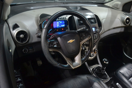 Imagen 10 de 14 de Chevrolet Sonic 1.6 Ltz Mt 2012