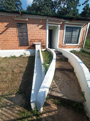 En Venta Parcela Con Dos Casas Rurales Urb Mini Granja Las Morochas Dm