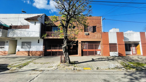 Departamento De Dos Dormitorios En Venta En La Plata