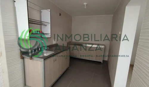 Casa En Arriendo En Altos De Cabecera. Cod A16991