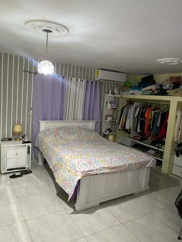 Se Vende Edificio De 3 Niveles En Jardines Del Ozama