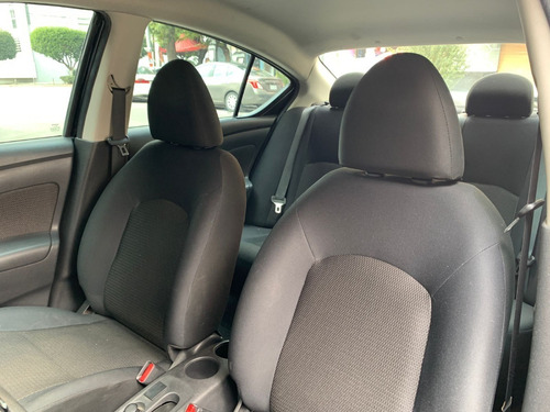 Imagen 8 de 11 de Nissan Versa 2012