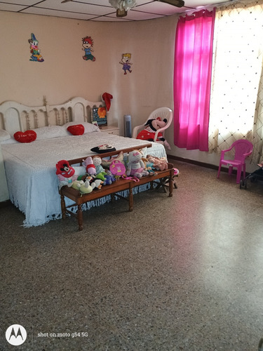Se Alquila Habitación Amplia