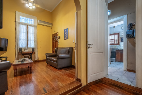 Casa Dúplex 4 Ambientes Venta Flores Con Terraza Y Quincho