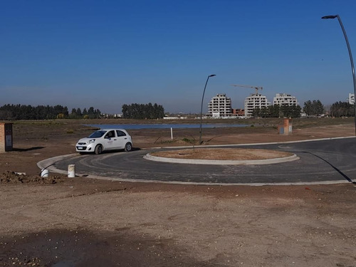Imagen 7 de 7 de Lote Al Lago Central - Barrio Premium - Los Puentes