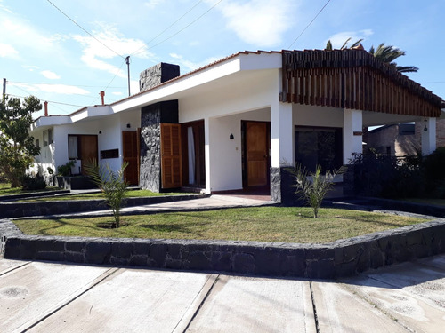 Se Vende Casa En Barrio Dalvian Mendoza